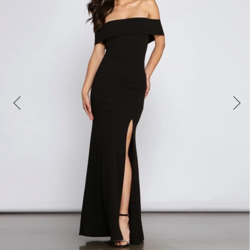 Windsor Long Black Off The Shoulders Dress